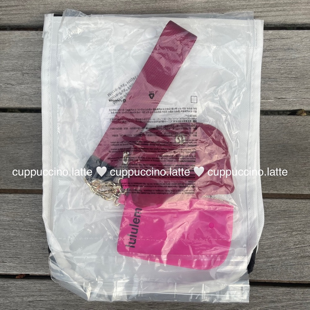 ❤️NWT💗Lululemon Athletica Dual Pouch Wristlet in Pink Sonic/Pomegranate/Black - Picture 3 of 10